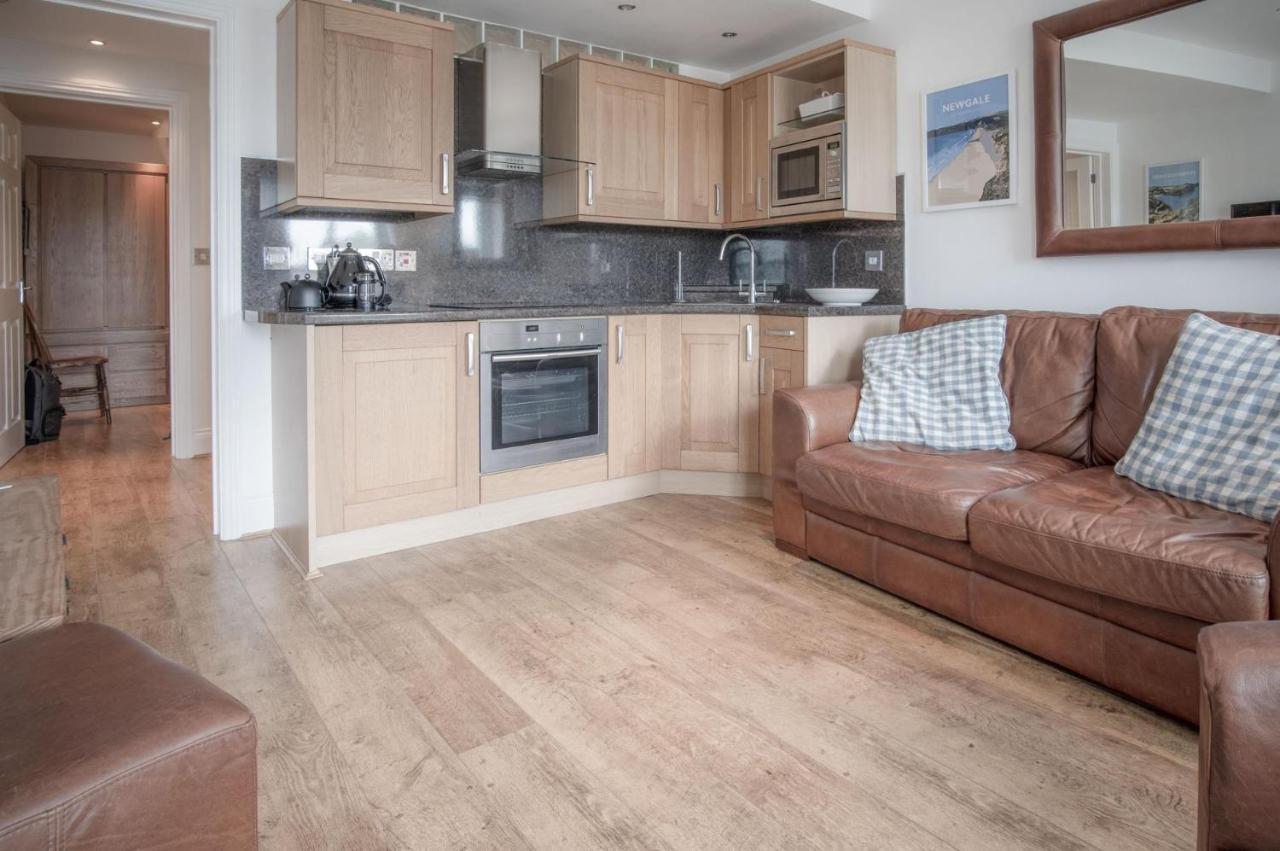 Goscar Court - 1 Bedroom Apartment - Tenby Bagian luar foto