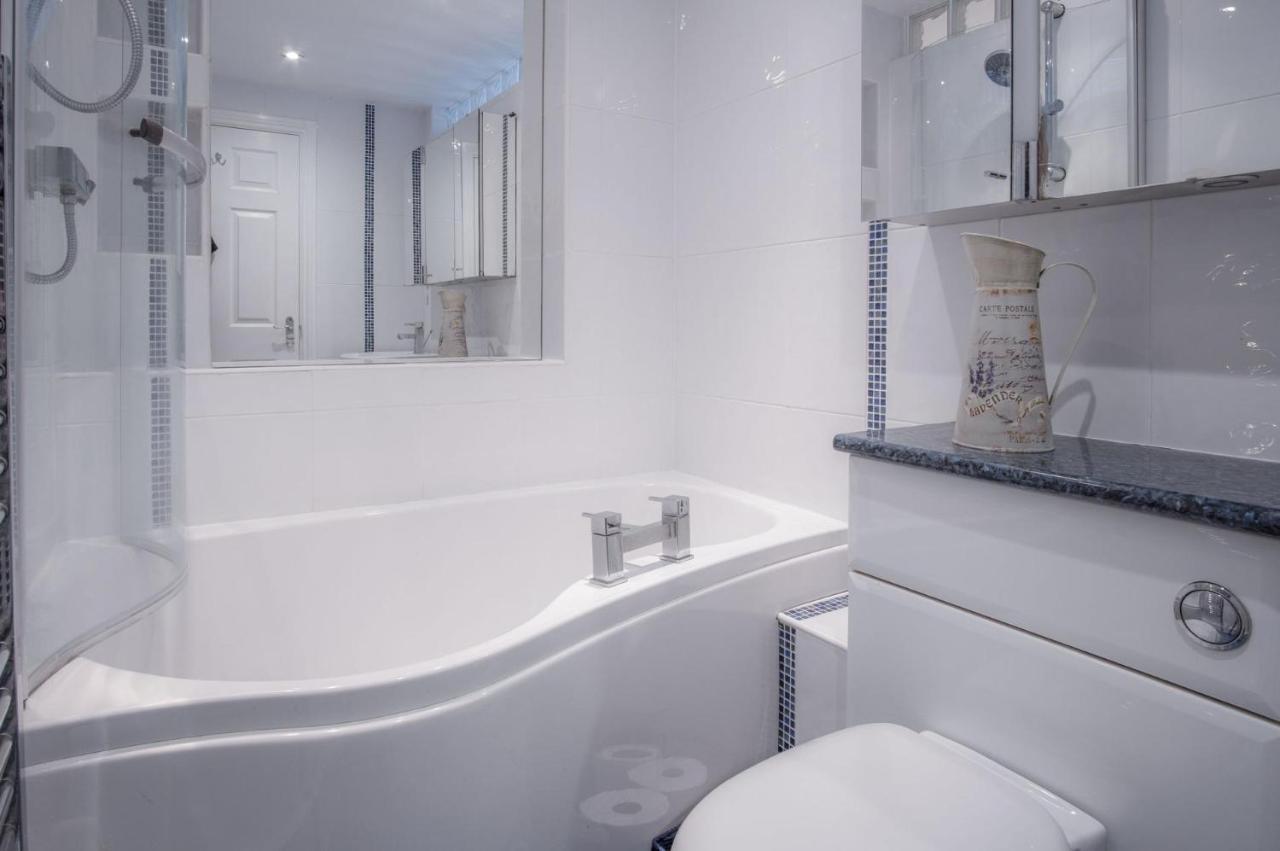 Goscar Court - 1 Bedroom Apartment - Tenby Bagian luar foto